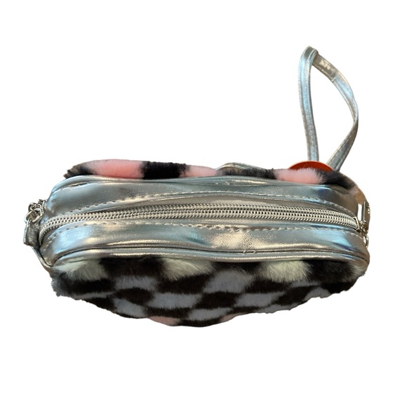 Wonder Nation Heart Icon Crossbody Bag - Picture 8 of 12